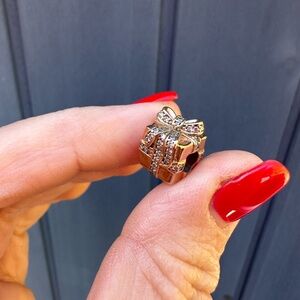 Pandora Rose Gold Present Charm